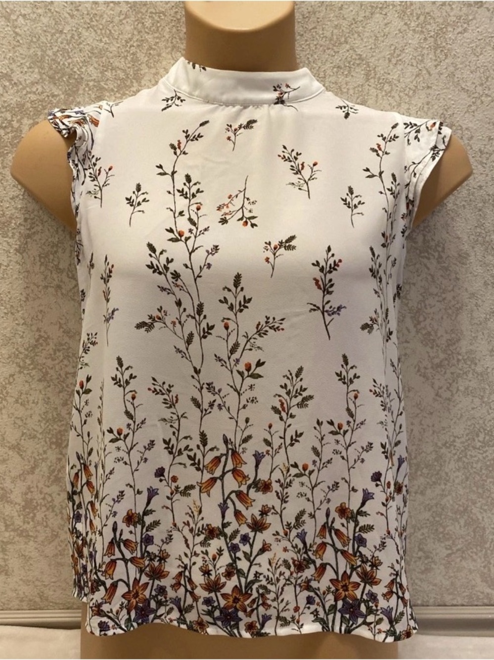 Sweet Rain White Floral Mock-Neck Cap-Sleeve Blouse